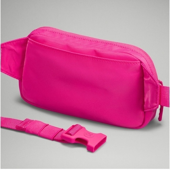 NEW Team Canada sonic pink mini belt bag - Picture 2 of 7